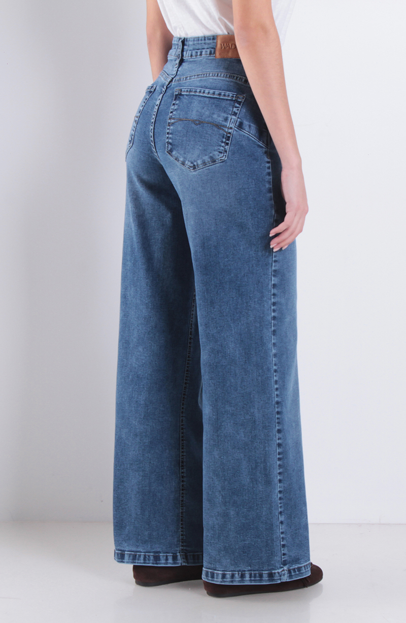Jeans Wide Leg Tiro Alto Pretina Un Boton hover