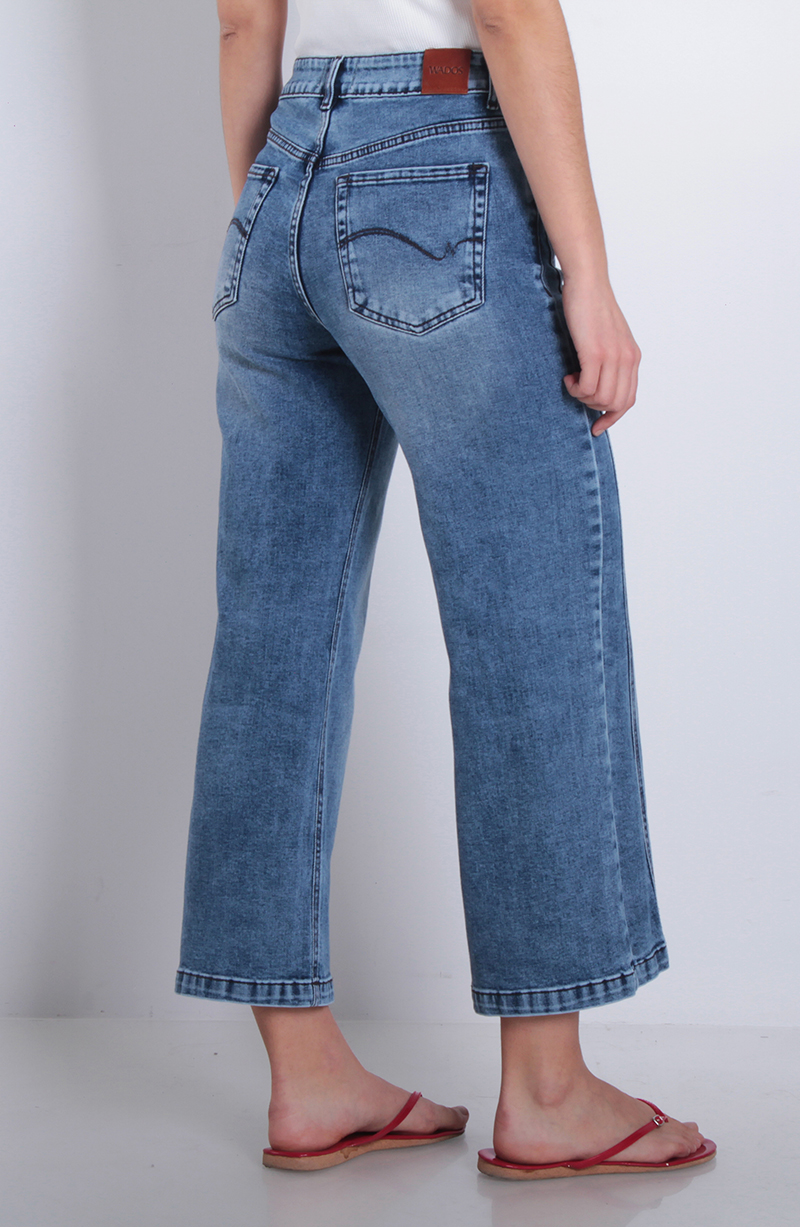 Jeans  Wide Tiro Alto  Pretina Un Boton Pierna Con Corte Costado hover