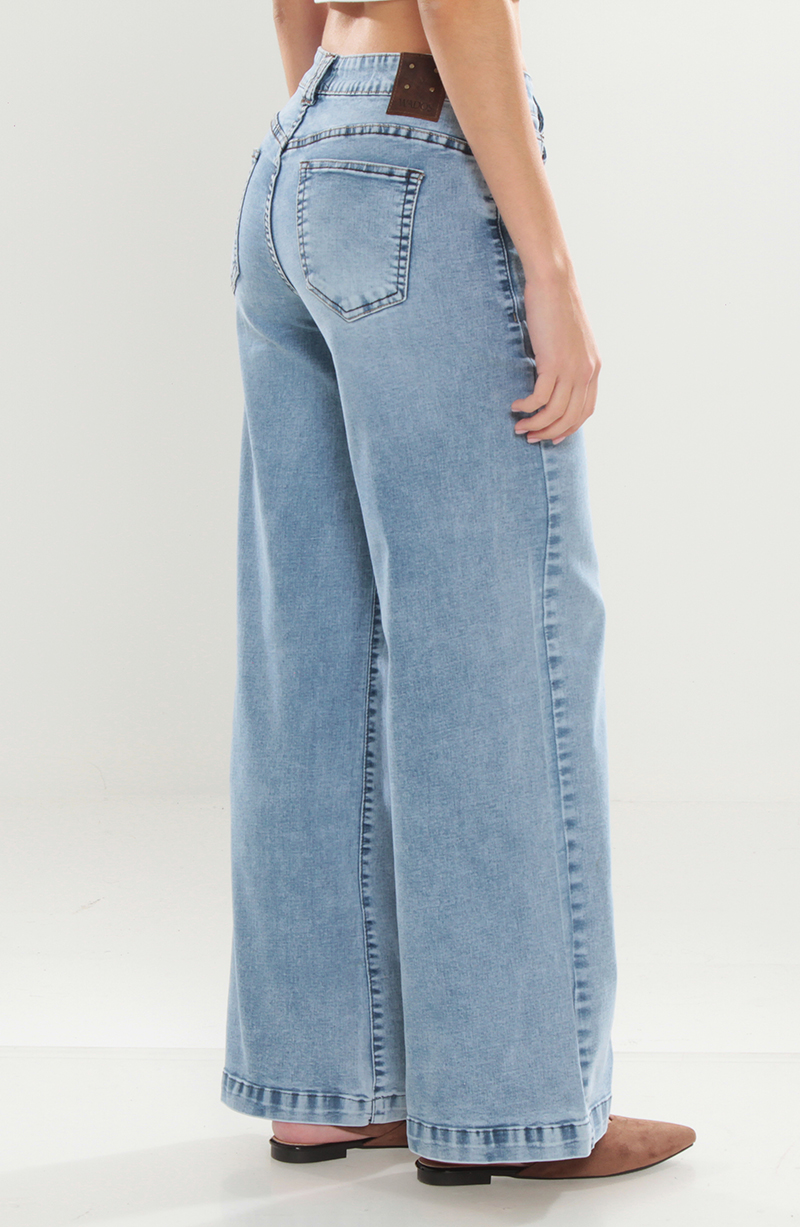 Jeans Tiro Medio Wide Pretina Basica 1 Boton hover