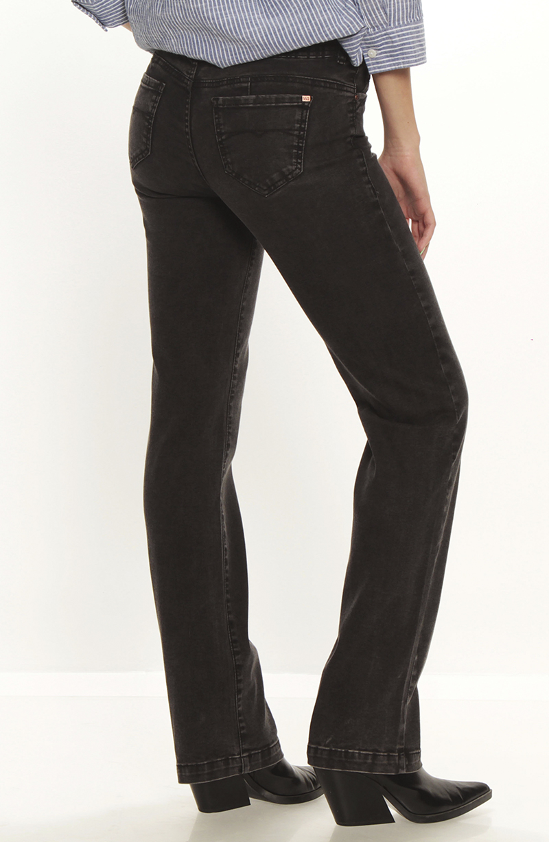Jeans Tiro Alto Recto  Pretina Alta Dos Botones hover