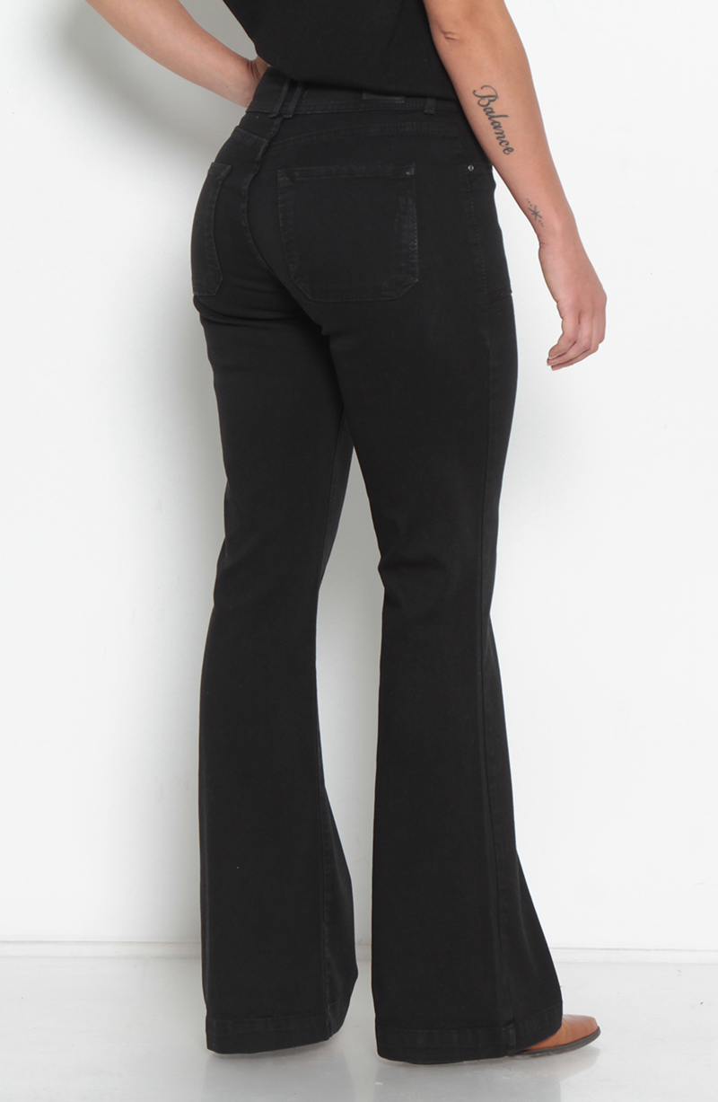 Jeans Cargo , Tiro Alto, Pretina Ancha Dos Botones , Pierna Flare hover
