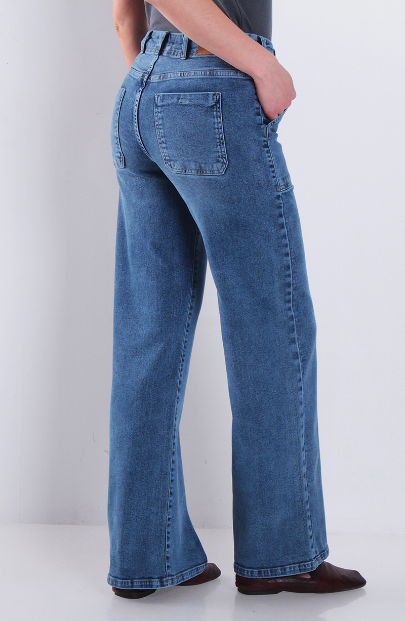 Jeans Cargo Recto Tiro Alto Pretina Media Dos Botones hover