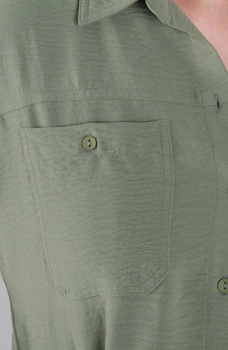 Blusa Manga Corta Abotonada En Delantero Con Bolsillo hover