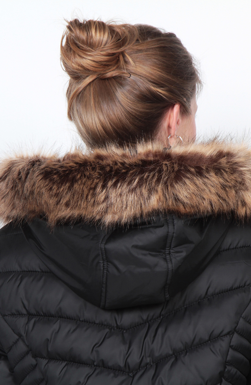 Parka Manga Larga Con Piel En Capucha Y Bolsillos Con Cierres hover