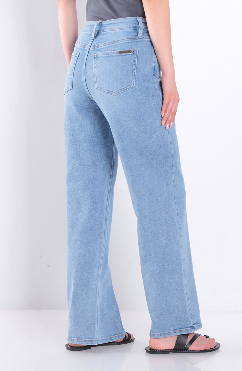Jeans Recto Tiro Medio Pretina Basica 1 Boton hover