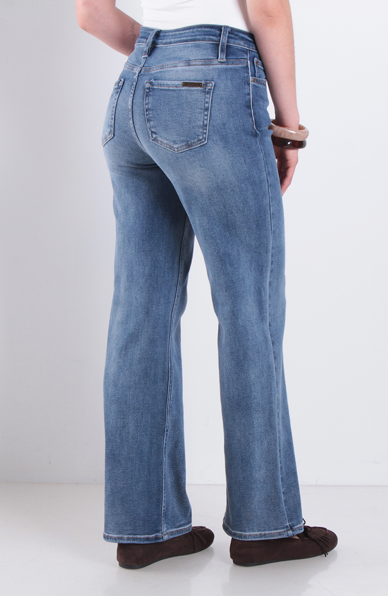 Jeans Wide Leg Tiro Medio Pretina Basica 1 Boton hover