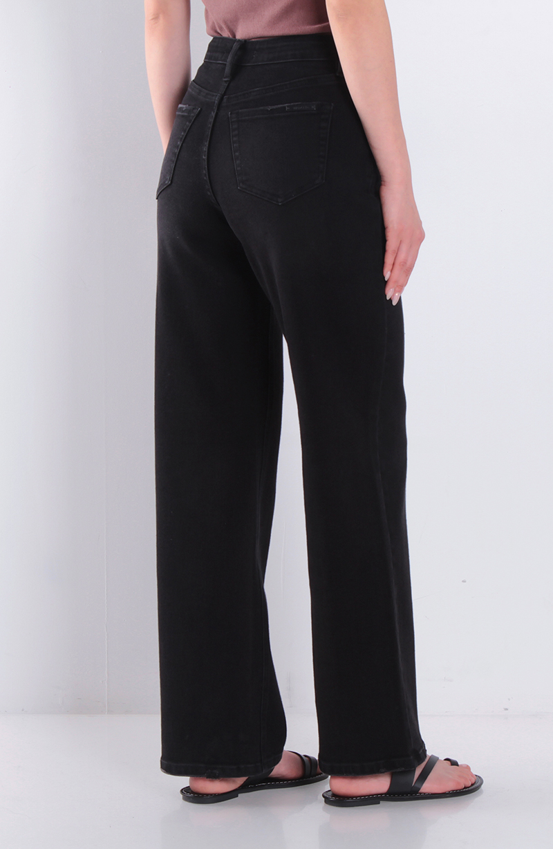 Jeans Recto Tiro Medio Pretina Basica 1 Boton hover