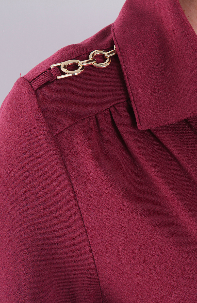 Blusa Manga Larga Con Cuello Redondo Y Botones En La Parte Delante hover