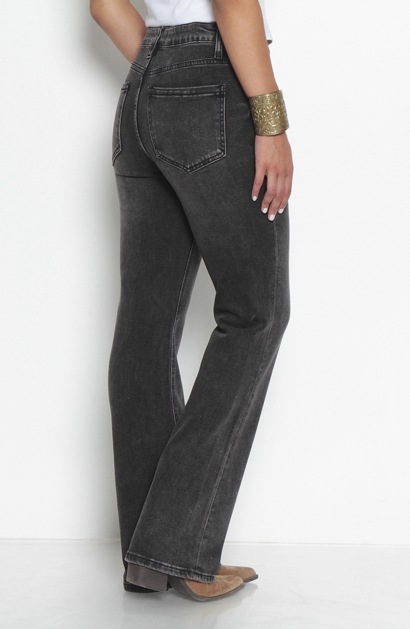 JEANS RECTO TIRO ALTO PRETINA BASICA 1 BOTON hover