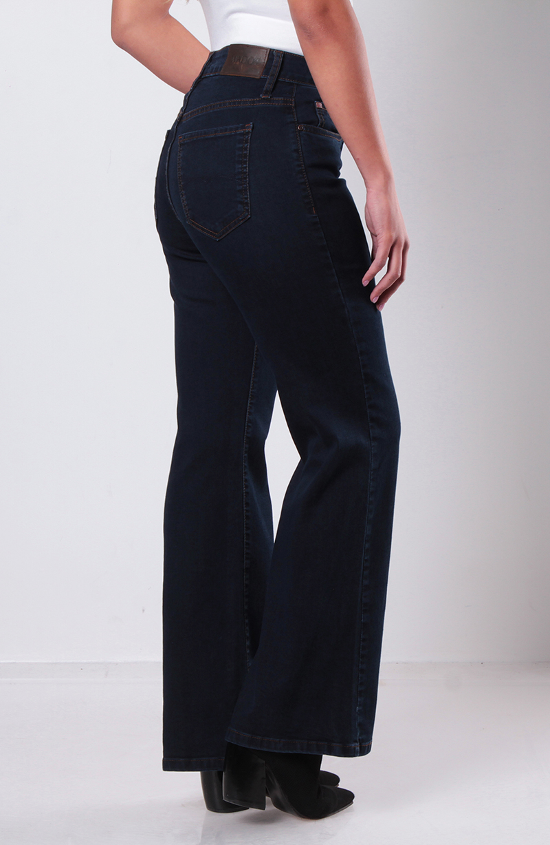 JEANS BASICO RECTO TIRO MEDIO PRETINA UN BOTON hover