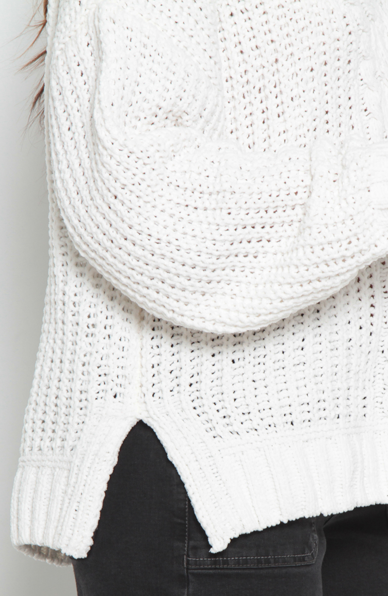 Sweater Chenille Manga Larga Escote V hover
