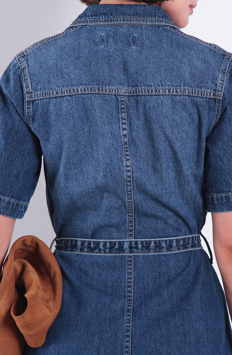 Vestido Manga Corta Denim Abotonado En Delantero Y Lazo En  Cintura hover