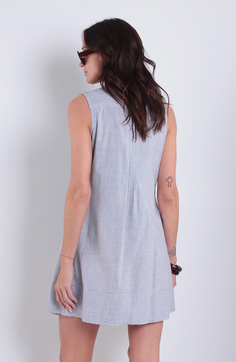 Vestido Sin Manga Abotonado En Delantero Escote Redondo hover