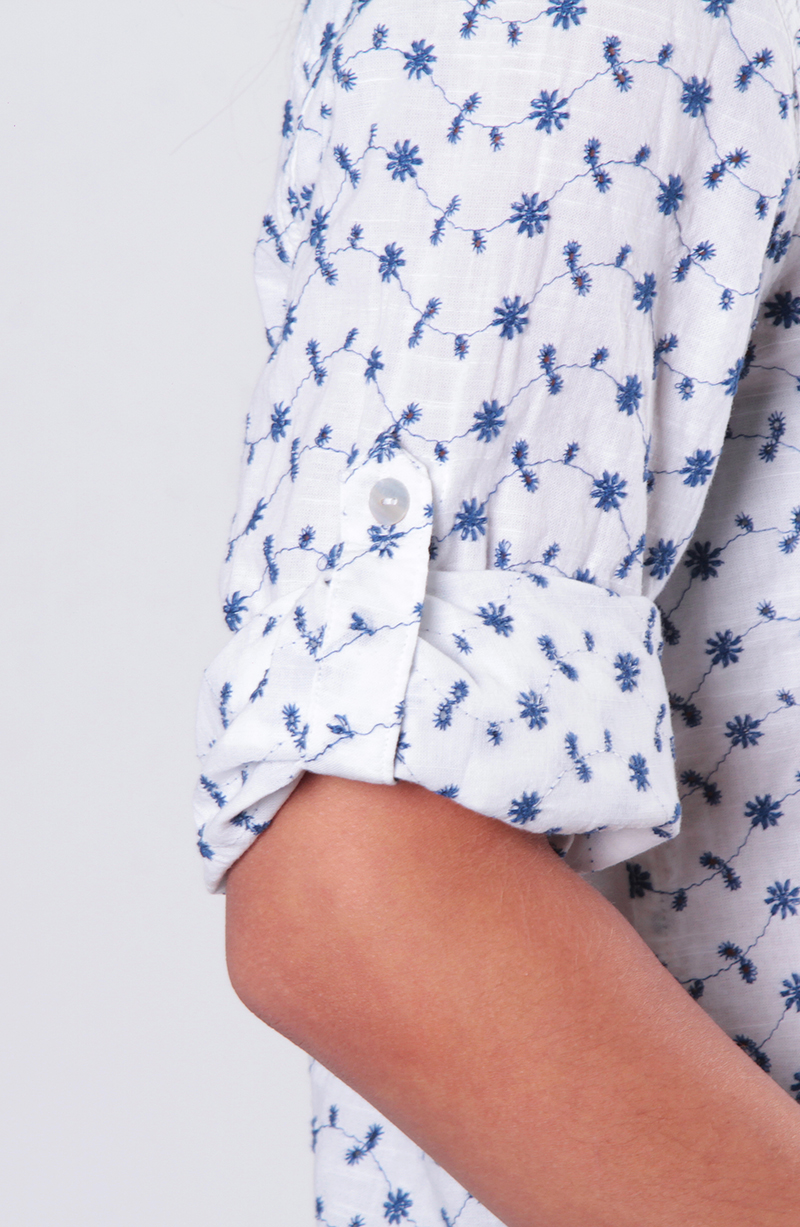 Blusa Manga 3/4 Abotonada En Delantero Con Bolsillo hover