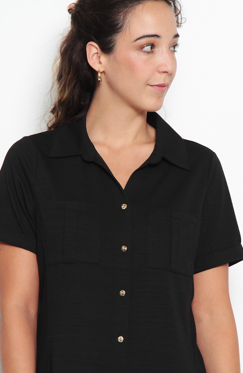 Blusa Manga Corta Abotonada En Delantero Con Bolsillo hover